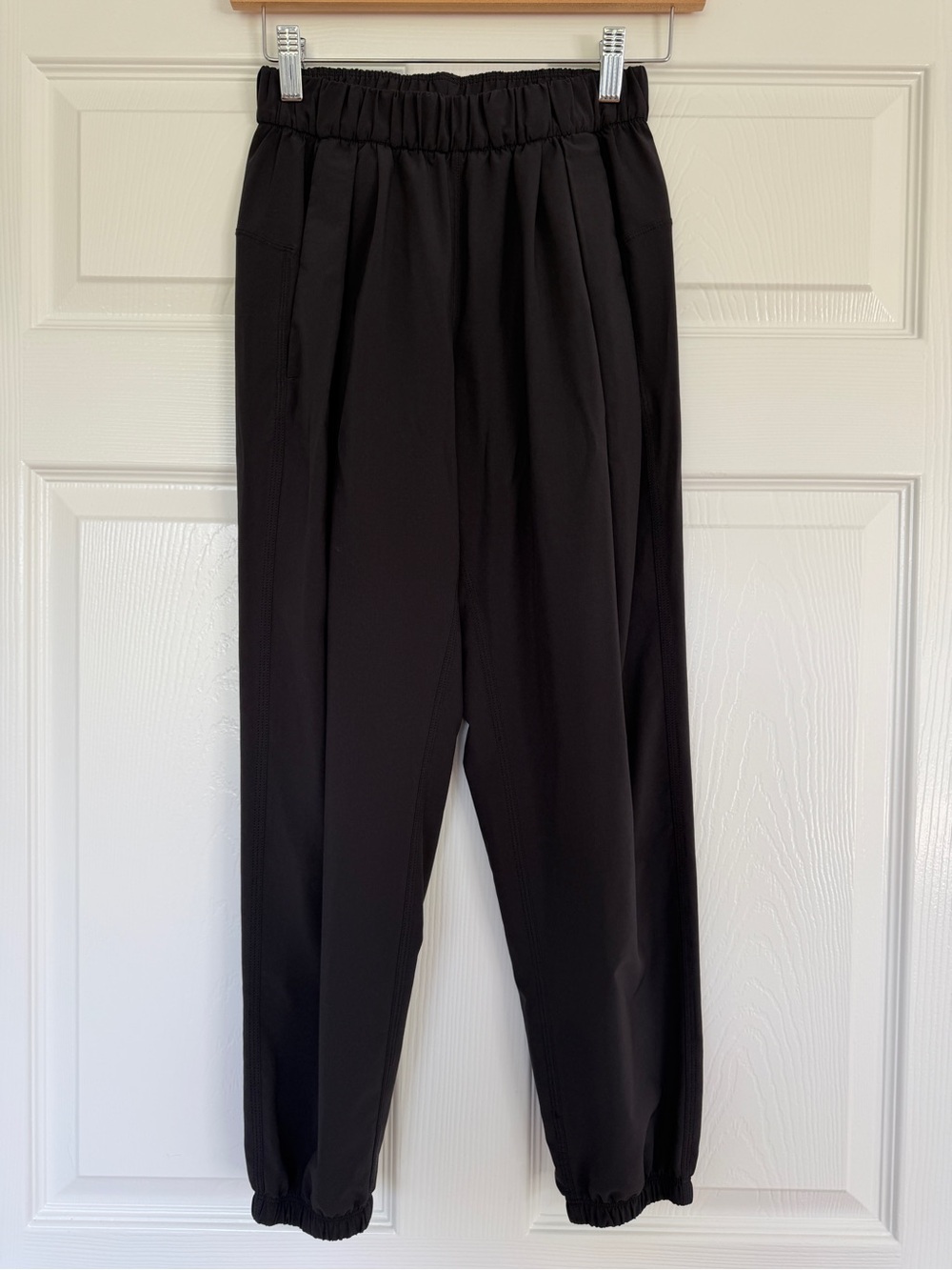 lululemon athletica Women's Black Elastic-Waist Jogger Pants